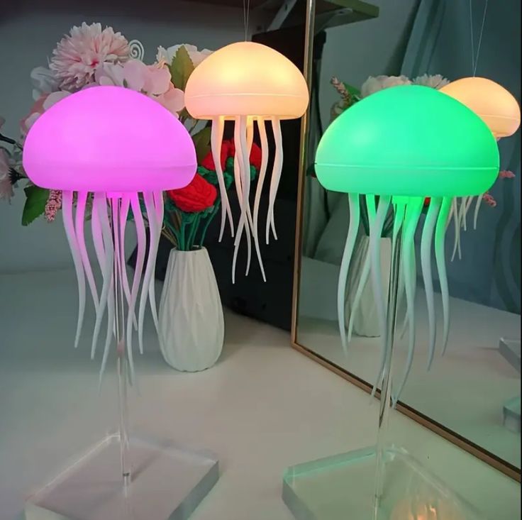 Lampe méduse flottante lumineuse
