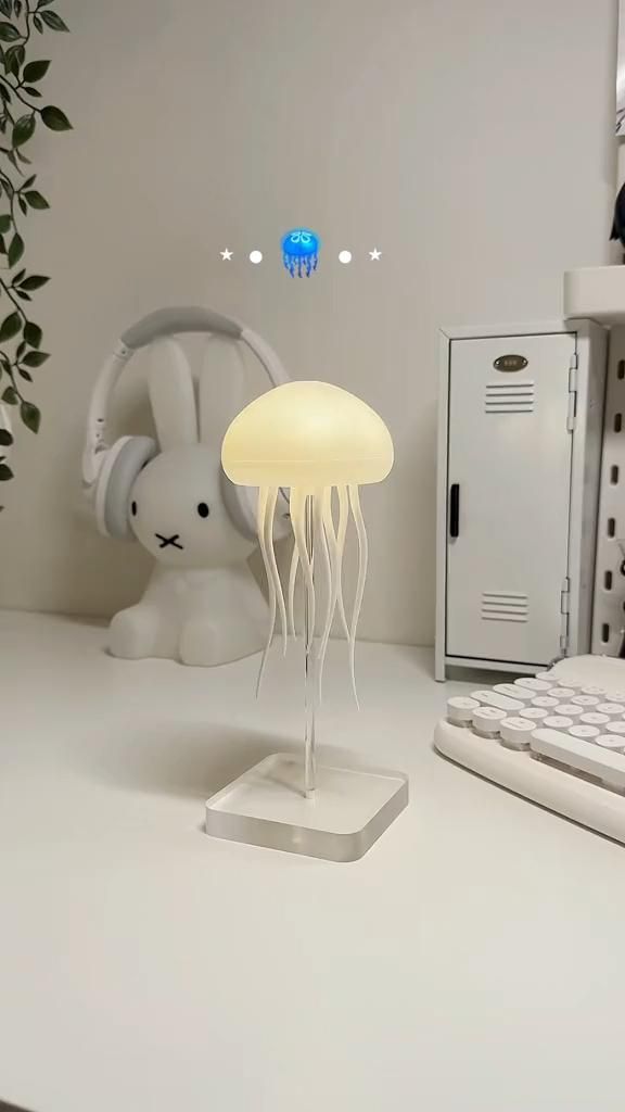 Lampe méduse flottante lumineuse